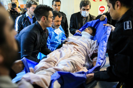 عکس خبر تزیینی است انفجار نارنجک چهارشنبه سوری در مغازه دو مصدوم بر جای گذاشت/تخریب دو خودرو در حادثه ای دیگر